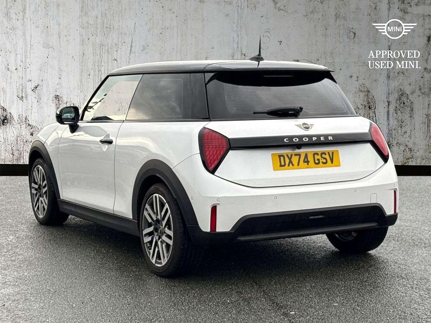 Used MINI Cooper 2024 for sale - 76596439: Photo 2