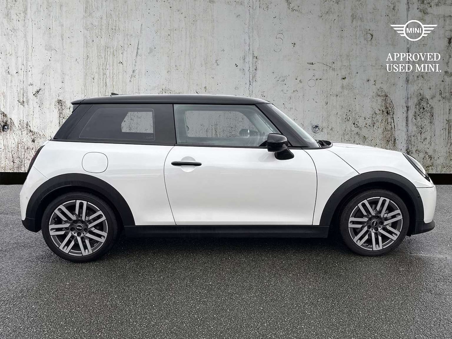 Used MINI Cooper 2024 for sale - 76596439: Photo 3