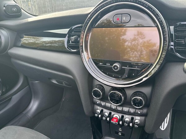 Used MINI Convertible 2024 for sale - 76219210: Photo 11
