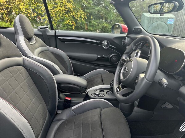 Used MINI Convertible 2024 for sale - 76219210: Photo 21