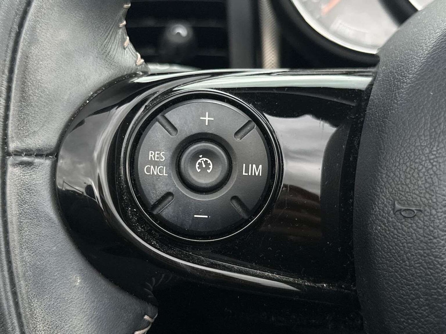 Used MINI Convertible 2019 for sale - 76596395: Photo 26