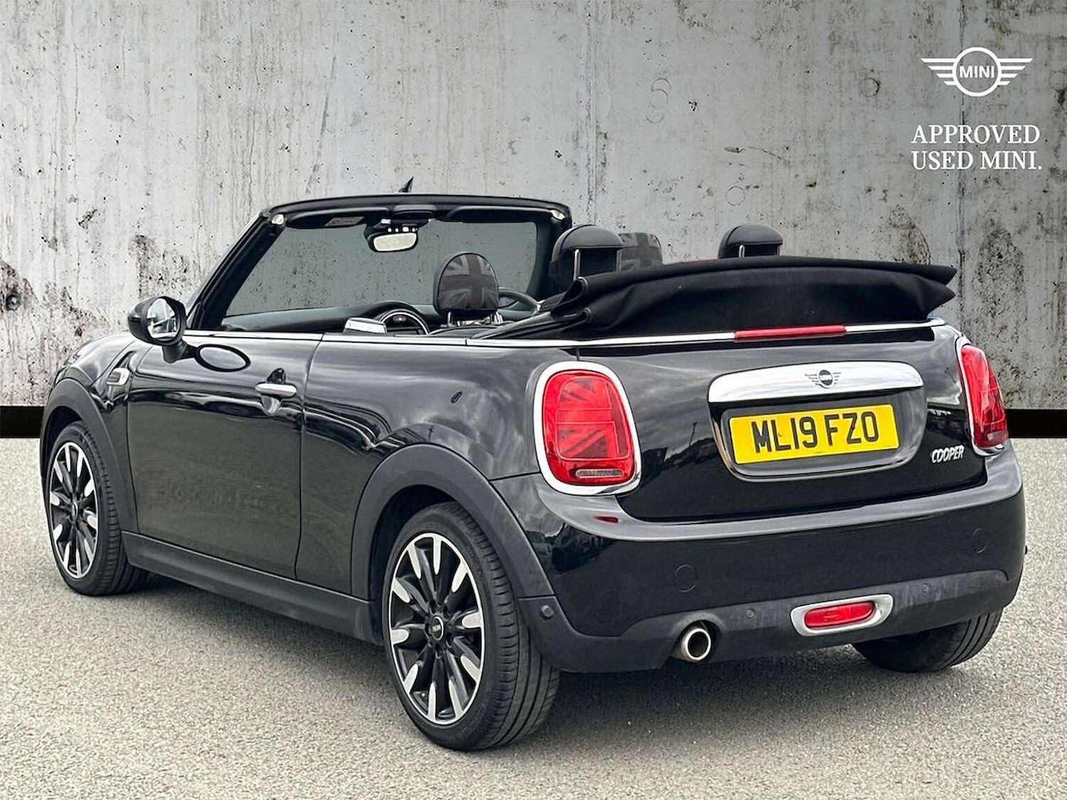 Used MINI Convertible 2019 for sale - 76596395: Photo 3