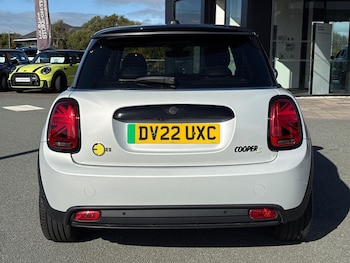 Used MINI Hatch 2022 for sale - 76422355: Photo