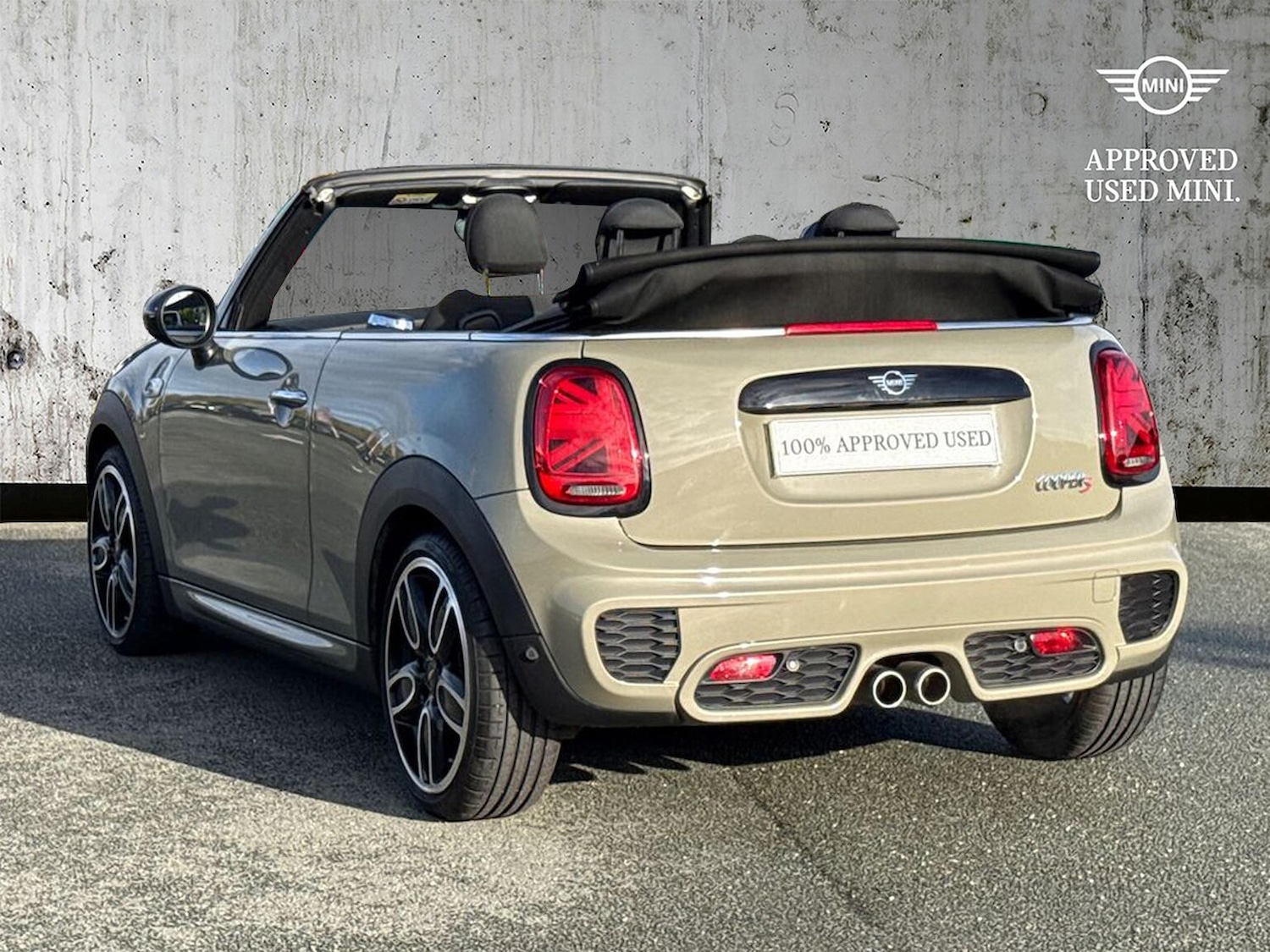 Used MINI Convertible 2019 for sale - 76353661: Photo 2