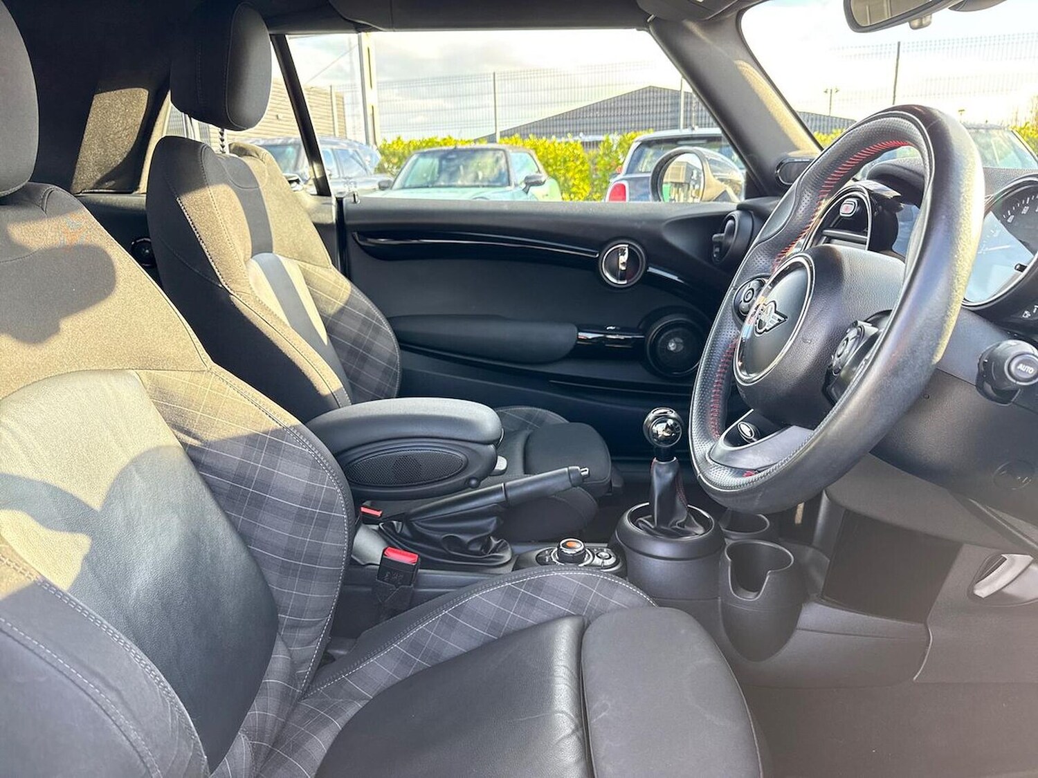 Used MINI Convertible 2019 for sale - 76353661: Photo 21