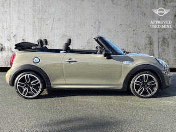 Used MINI Convertible 2019 for sale - 76353661: Photo