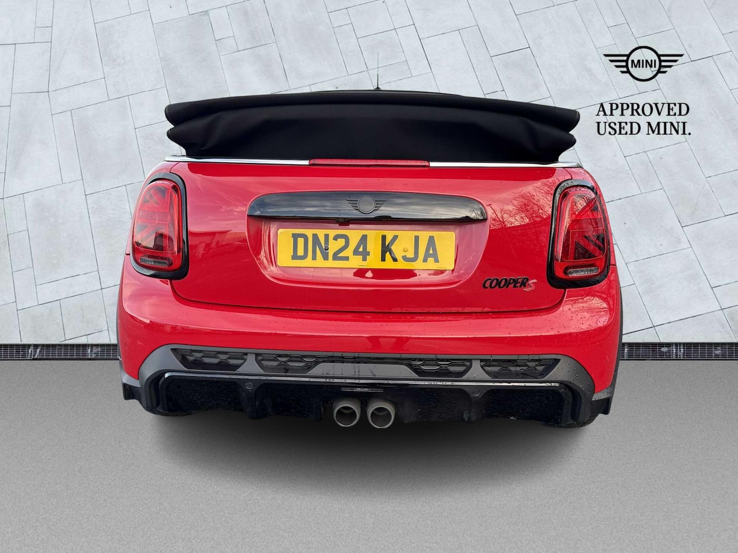 Used MINI Convertible 2024 for sale - 77488357: Photo 4