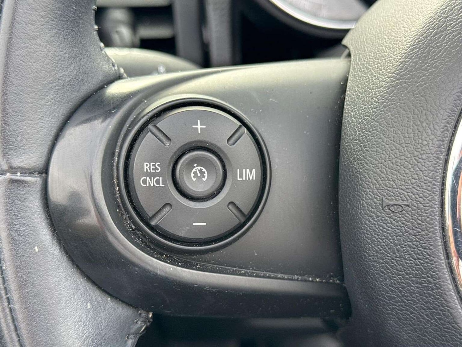 Used MINI Convertible 2019 for sale - 76596170: Photo 26