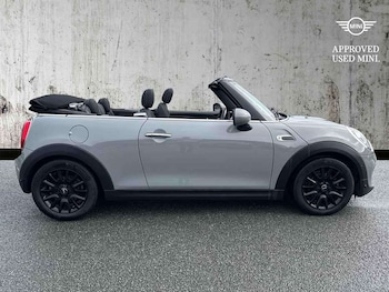 Used MINI Convertible 2019 for sale - 76596170: Photo