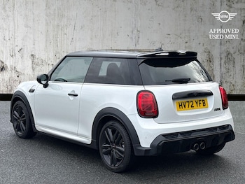 Used MINI Hatch 2023 for sale - 76450526: Photo