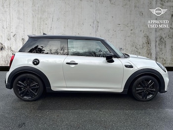 Used MINI Hatch 2023 for sale - 76450526: Photo