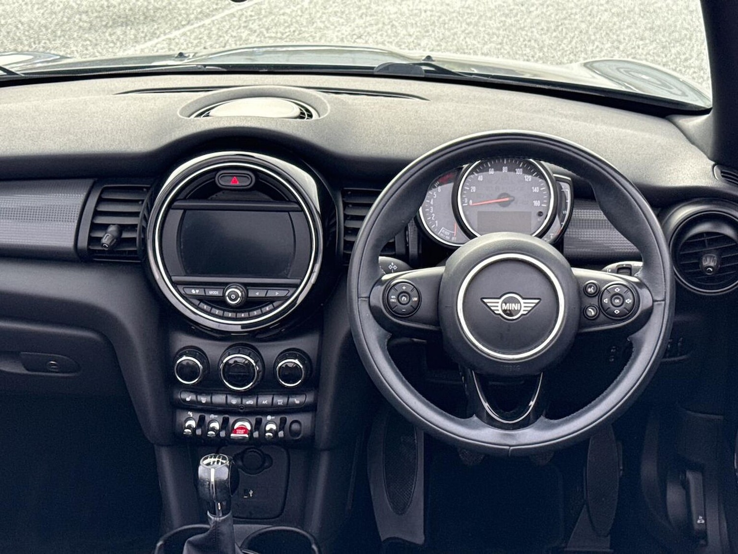 Used MINI Convertible 2019 for sale - 76142945: Photo 10