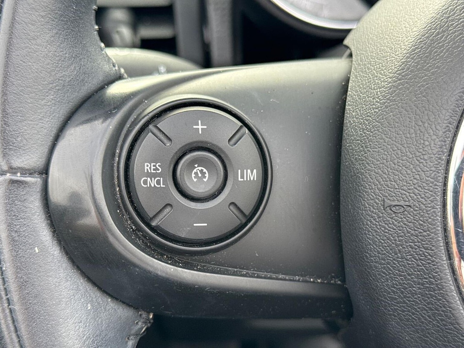 Used MINI Convertible 2019 for sale - 76142945: Photo 26