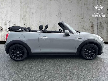 Used MINI Convertible 2019 for sale - 76142945: Photo 4