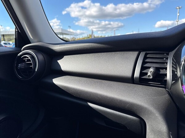 Used MINI Hatch 2018 for sale - 76030429: Photo 25