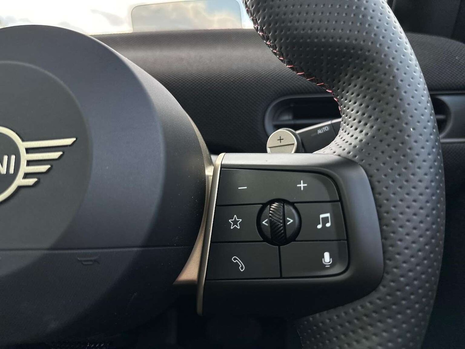 Used MINI Cooper 2025 for sale - 76596350: Photo 27