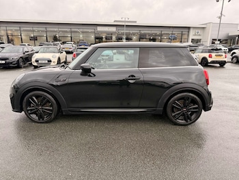 Used MINI Hatch 2023 for sale - 76947022: Photo