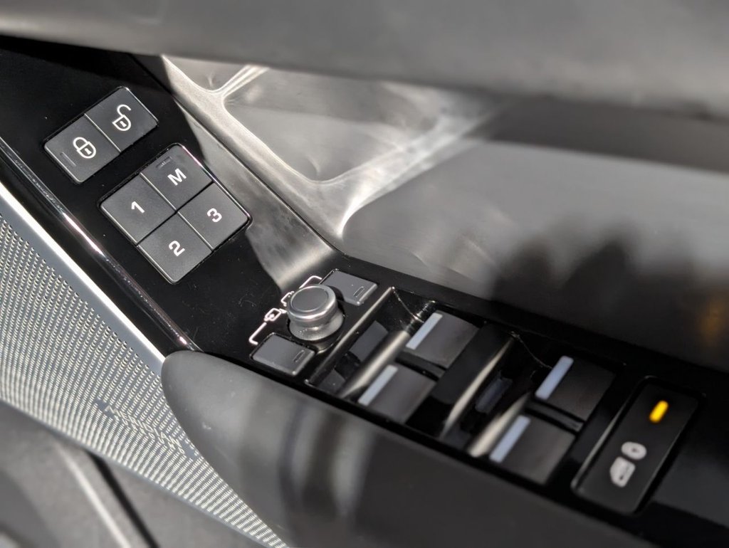 Used Land Rover Range Rover Velar 2017 for sale - 76582045: Photo 19