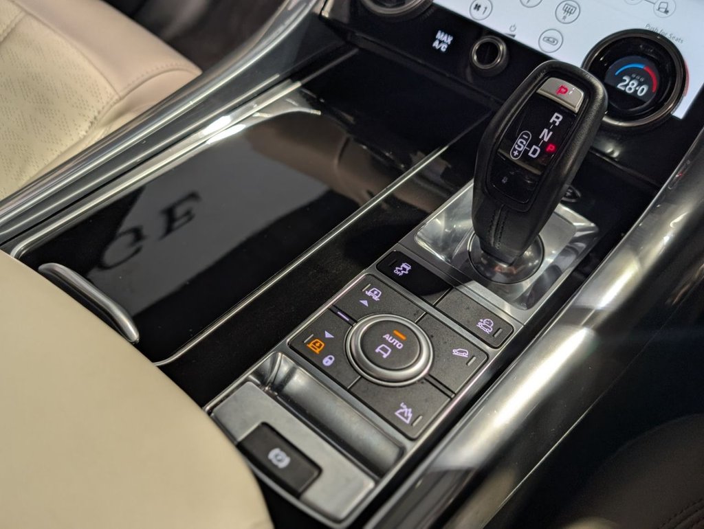 Used Land Rover Range Rover Sport 2018 for sale - 76665645: Photo 33