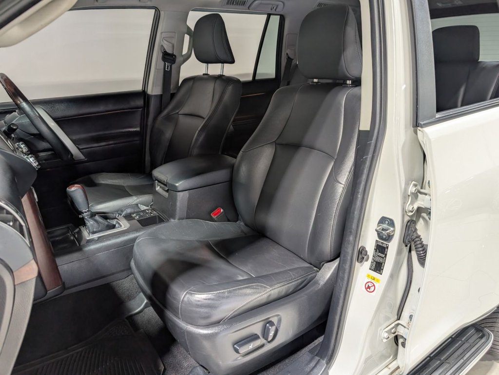Used Toyota Land Cruiser 2017 for sale - 76698534: Photo 15