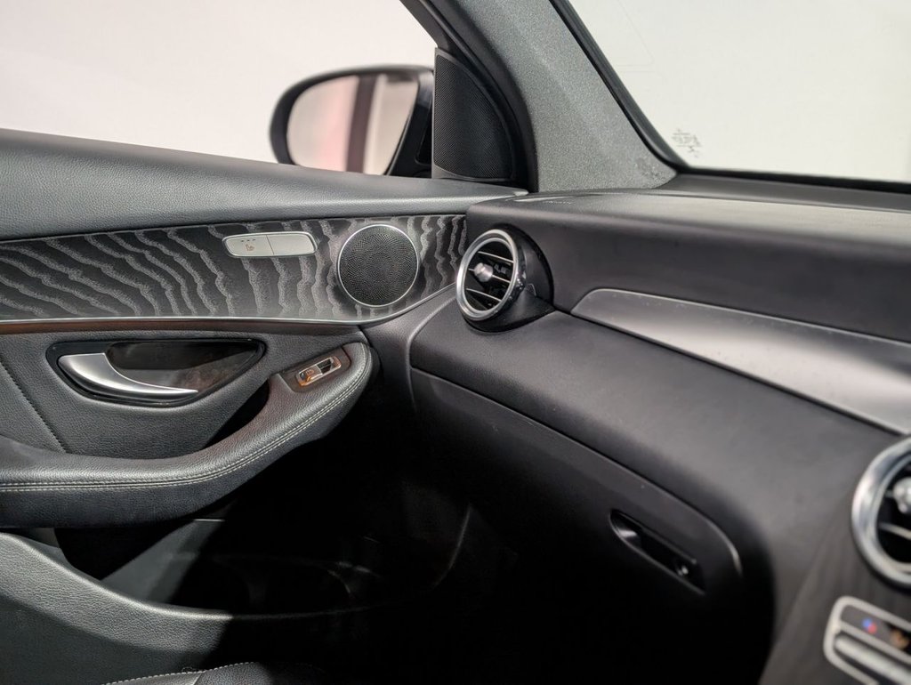 Used Mercedes-Benz GLC 2019 for sale - 76724768: Photo 35
