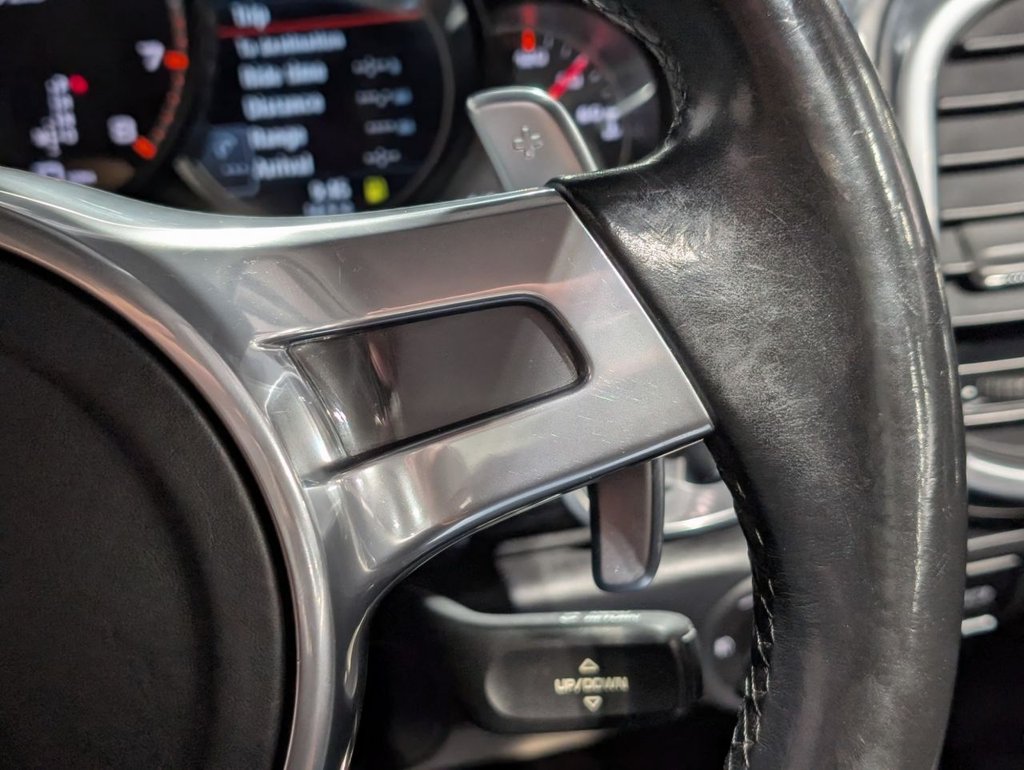 Used Porsche Cayenne 2014 for sale - 76080828: Photo 28