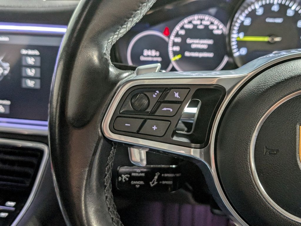 Used Porsche Panamera 2018 for sale - 75542700: Photo 26