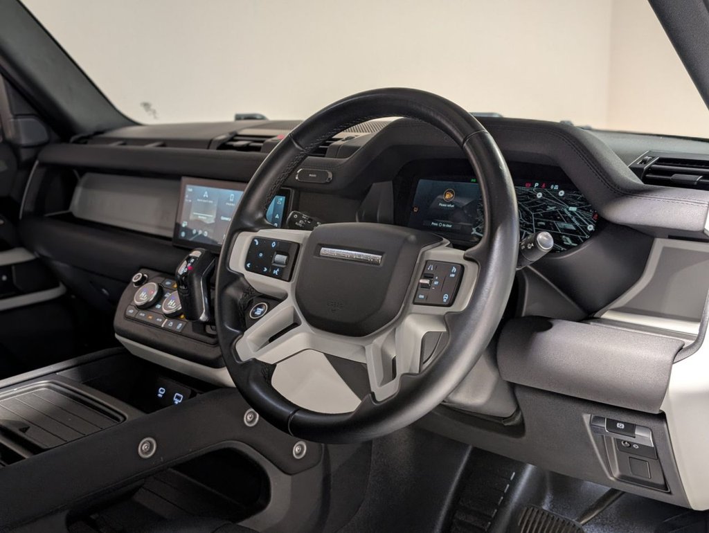 Used Land Rover Defender 2022 for sale - 76950439: Photo 10