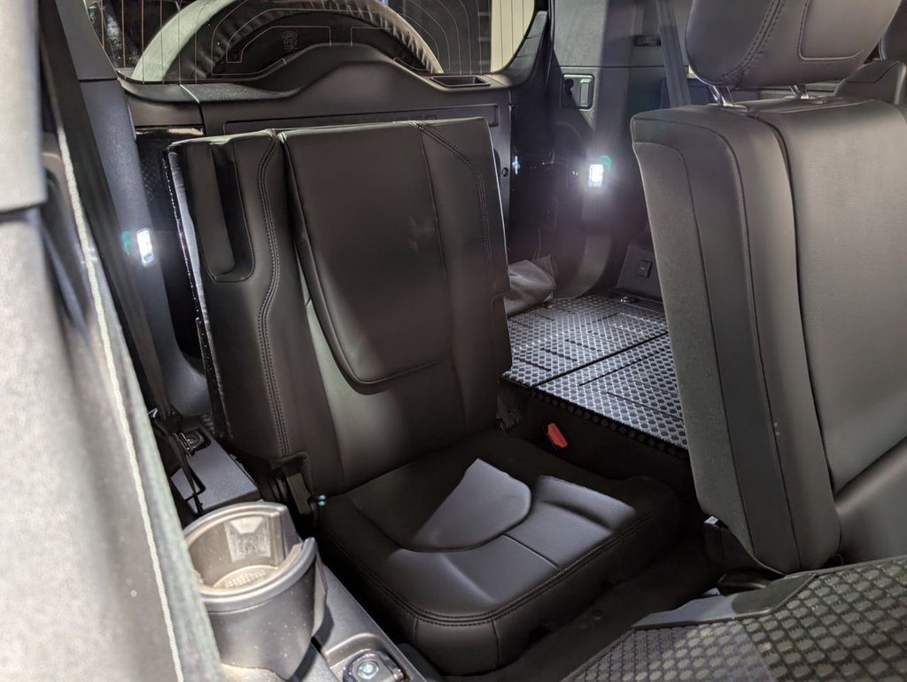 Used Land Rover Defender 2022 for sale - 76950439: Photo 15