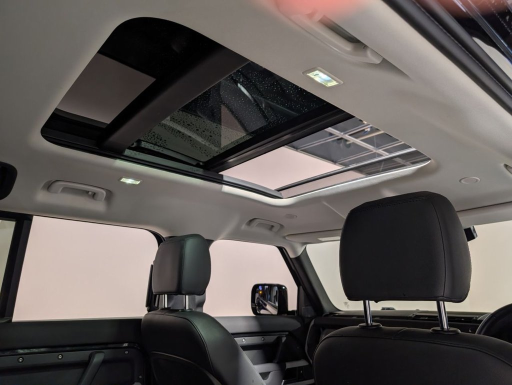 Used Land Rover Defender 2022 for sale - 76950439: Photo 16