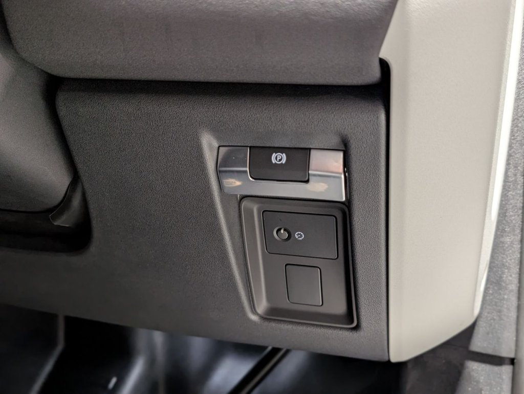 Used Land Rover Defender 2022 for sale - 76950439: Photo 24