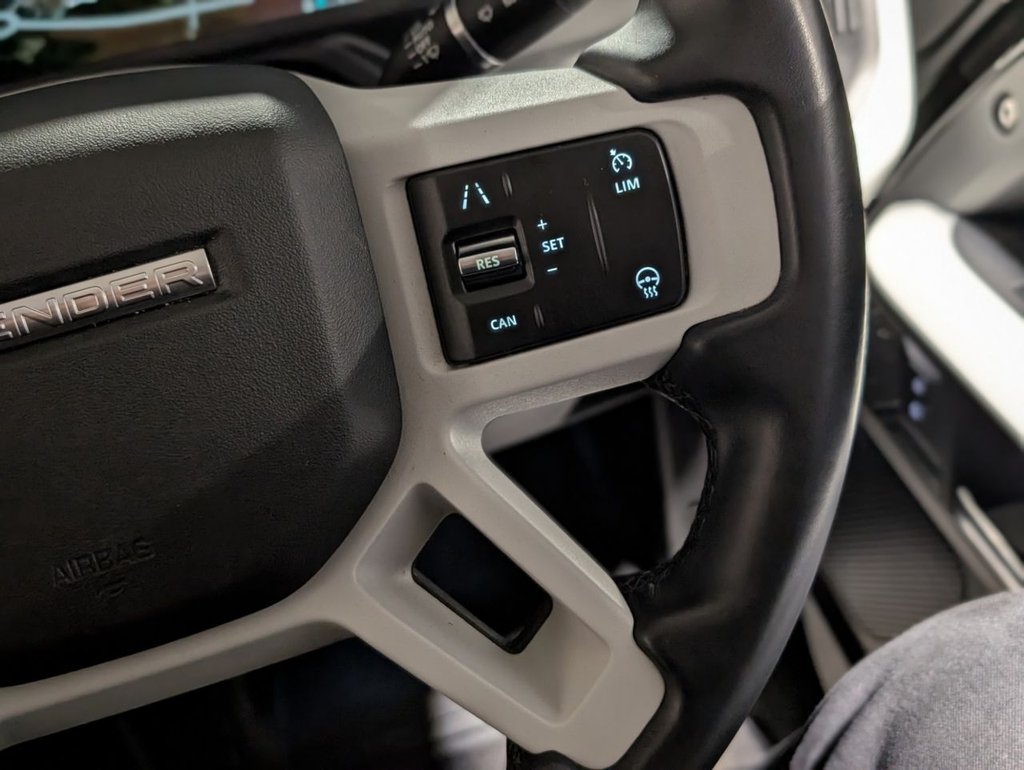 Used Land Rover Defender 2022 for sale - 76950439: Photo 30