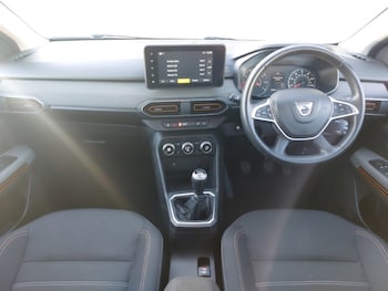 Used Dacia Sandero Stepway 2022 for sale - 76130174: Photo 2