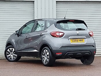 Used Renault Captur 2018 for sale - 78066038: Photo