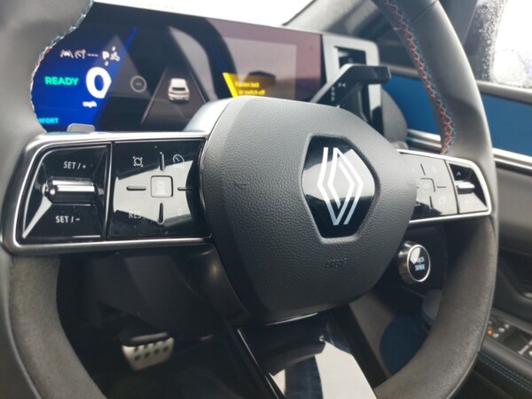 Used Renault Scenic E-Tech 2024 for sale - 76053897: Photo 15