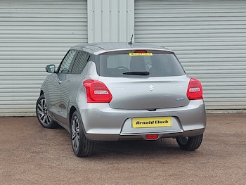 Used Suzuki Swift 2024 for sale - 75989605: Photo