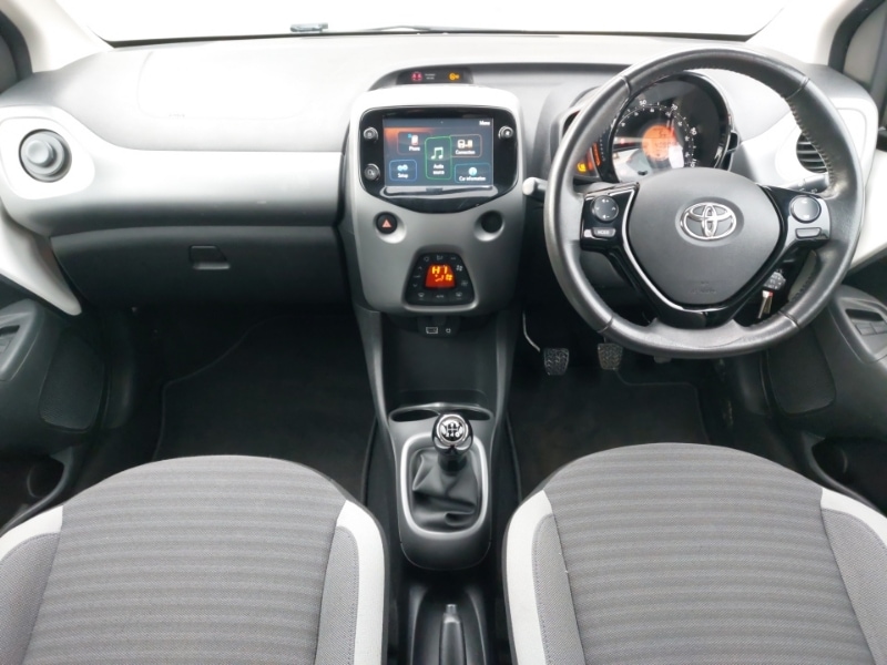 Used Toyota AYGO 2019 for sale - 76834321: Photo 2