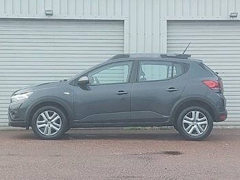 Used Dacia Sandero Stepway 2023 for sale - 77141203: Photo