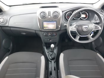 Used Dacia Sandero Stepway 2017 for sale - 79070238: Photo