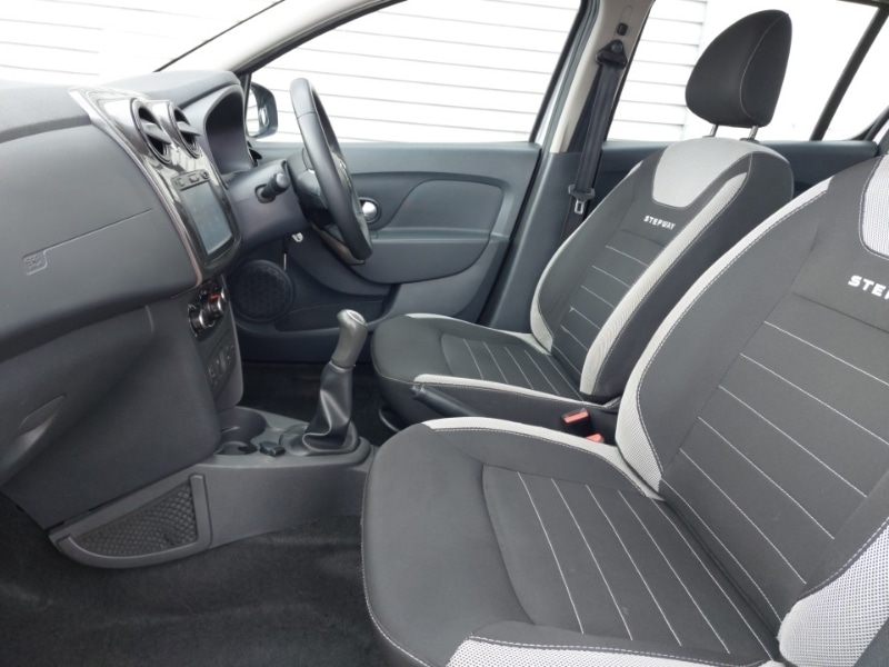 Used Dacia Sandero Stepway 2018 for sale - 77605759: Photo 5