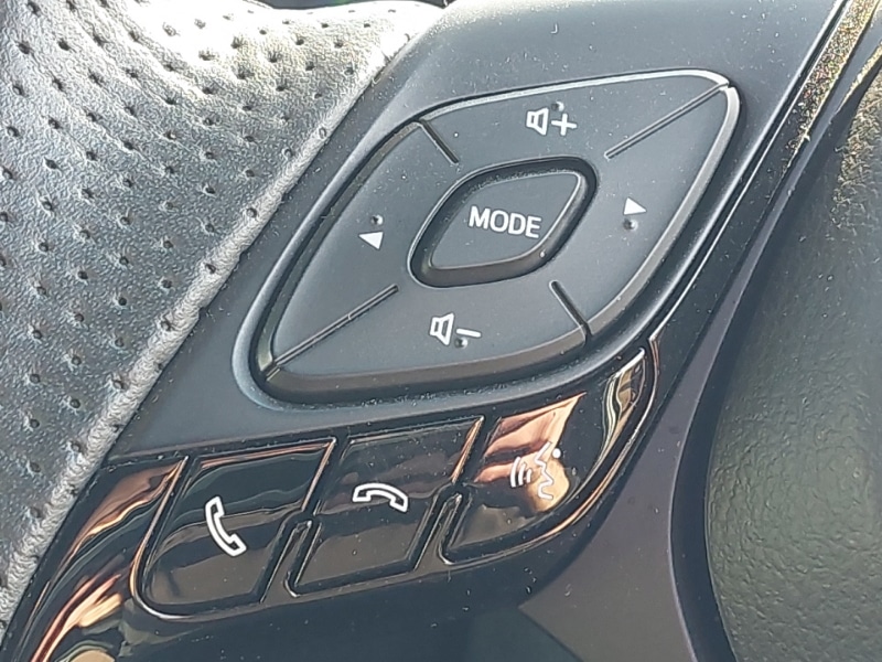 Used Toyota C-HR 2023 for sale - 77975044: Photo 17