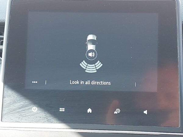 Used Renault Clio 2022 for sale - 76264796: Photo 11