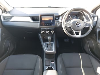 Used Renault Captur 2020 for sale - 76543205: Photo