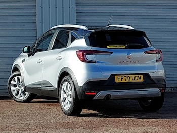 Used Renault Captur 2020 for sale - 76543205: Photo