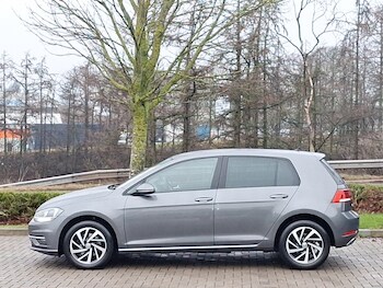 Used Volkswagen Golf 2019 for sale - 77682638: Photo