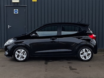 Used Hyundai i10 2023 for sale - 79618367: Photo