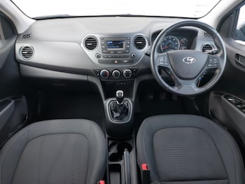 Used Hyundai i10 2018 for sale - 75959273: Photo