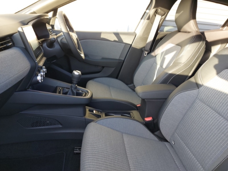 Used Renault Clio 2025 for sale - 76726341: Photo 5