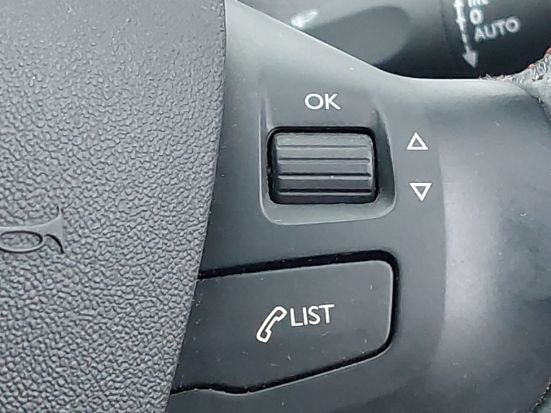 Used Peugeot 2008 2019 for sale - 76822352: Photo 19