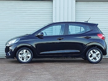 Used Hyundai i10 2023 for sale - 77105536: Photo